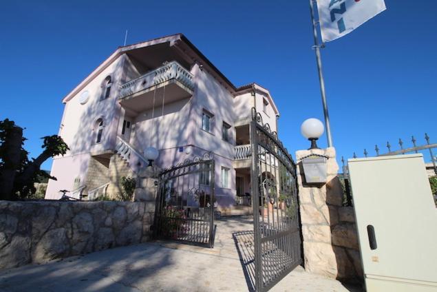 Apartments Helena Zadar ヴーシ エクステリア 写真